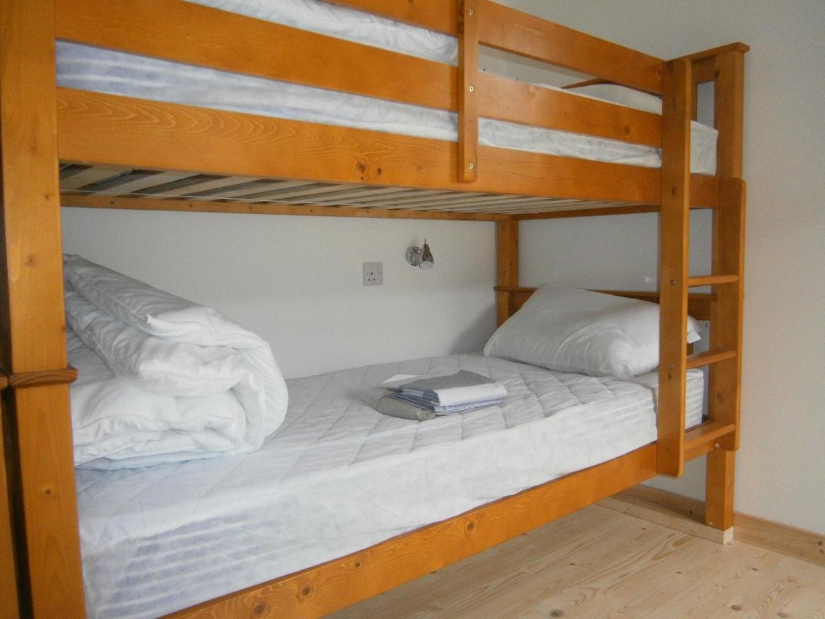 Otter Bunkhouse Hostel Cairisiadar Kültér fotó